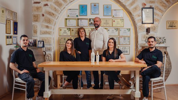 Βάλσαμο για την υγεία κάθε φιάλη έξτρα παρθένου ελαιολάδου Elli's Farm