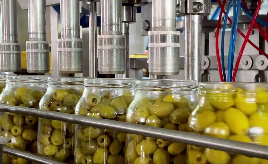 Η Ινδία θα καταργήσει πλήρως τους δασμούς έως και 36% στις επιτραπέζιες ελιές είτε κατά την έναρξη ισχύος είτε μετά από μεταβατική περίοδο επτά ετών ανάλογα με τη συγκεκριμένη δασμολογική κλάση.