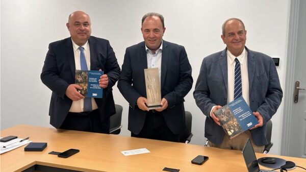 Σύμβαση για ψηφιακή αναβάθμιση δακοκτονίας μεταξύ Περιφέρειας Δυτικής Ελλάδας και ΕΛΓΟ-ΔΗΜΗΤΡΑ